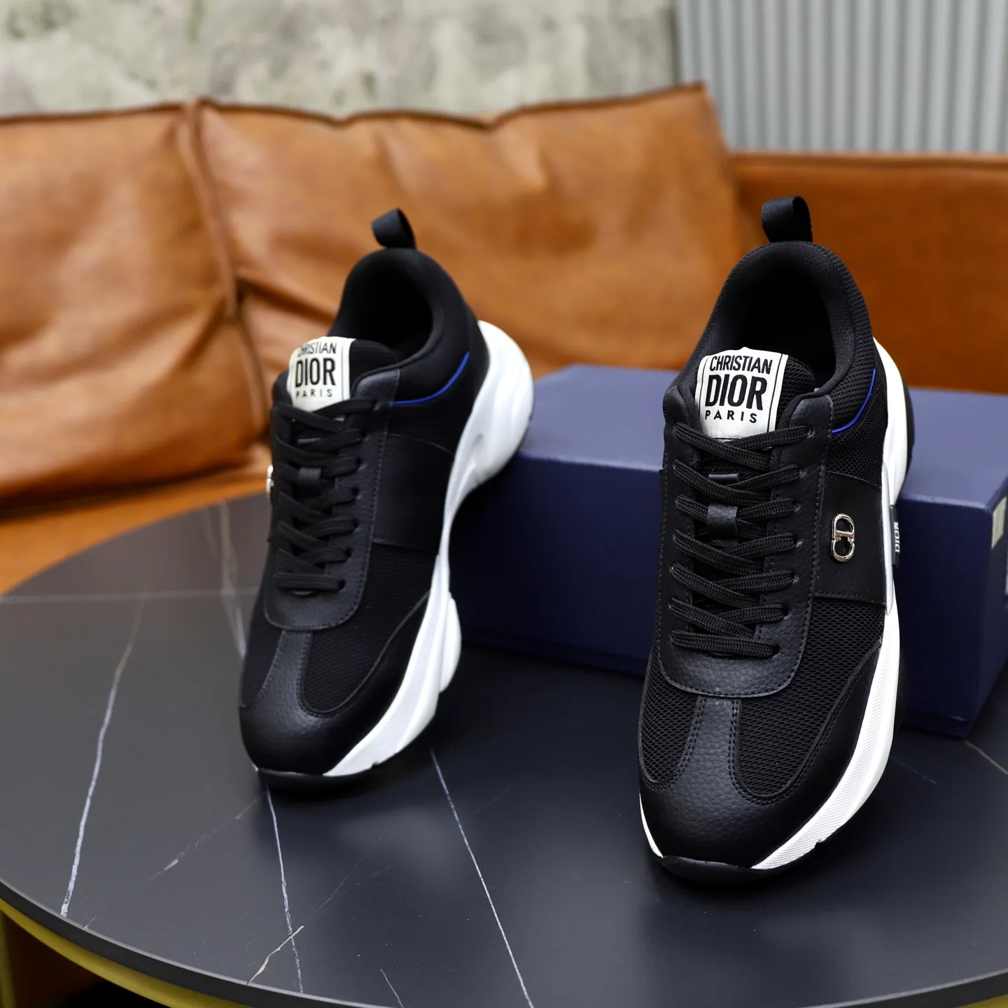 Ex-factory price: 462💰🙅‍♂️🙅‍♂️🙅‍♂️ Brand: Dior DIOR Standard code: 38-44 (45 customized) Grade: Same as the official website Material: Original leather splicing Comfortable and breathable lining Original wear-resistant outsole Style category: Men's fashionable casual shoes Running sneakers Noble luxury brand elements Top luxury Color: actual picture color